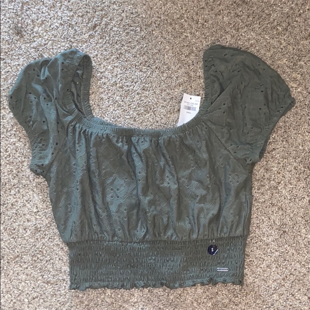 green holllister crop top
